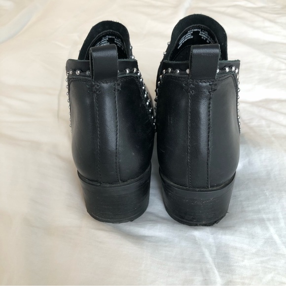 STEVE MADDEN Kosmam black leather ankle boots. Size 7.5. - Picture 3 of 9